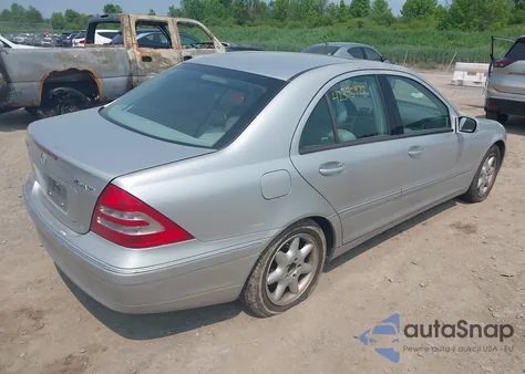 2003 Mercedes-Benz C 240 из США, поврежденный, VIN WDBRF81J53F415391